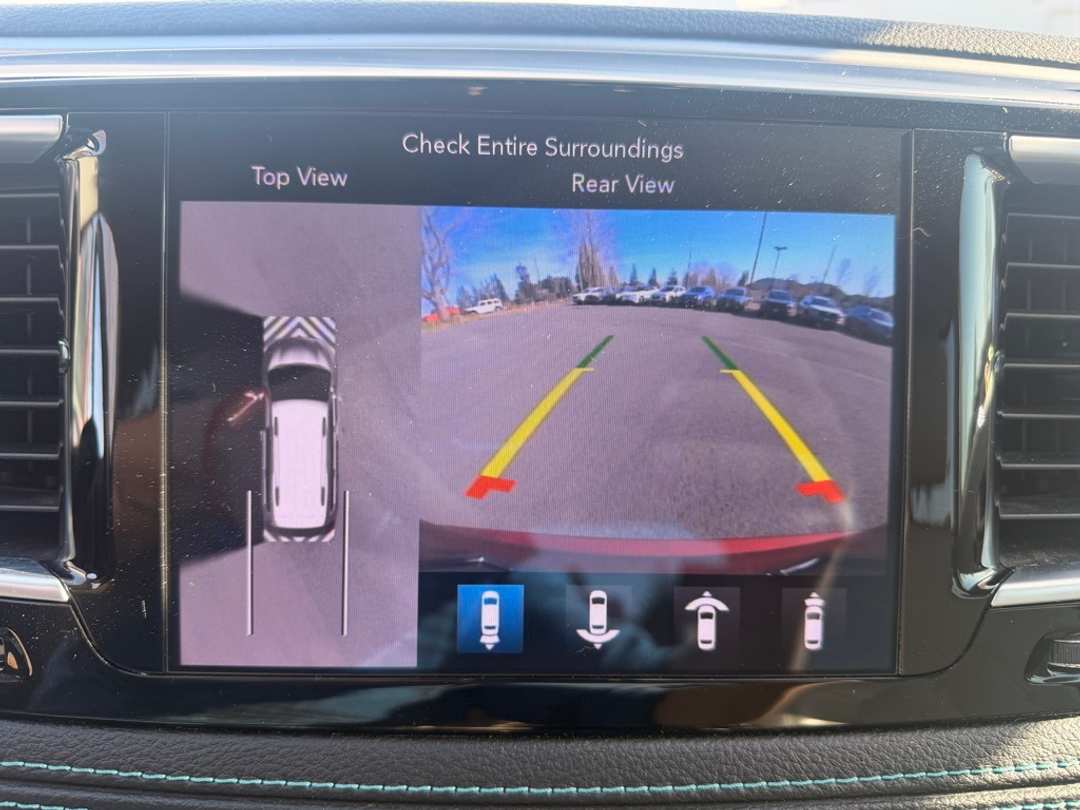 2018 Chrysler Pacifica Limited - Image 40