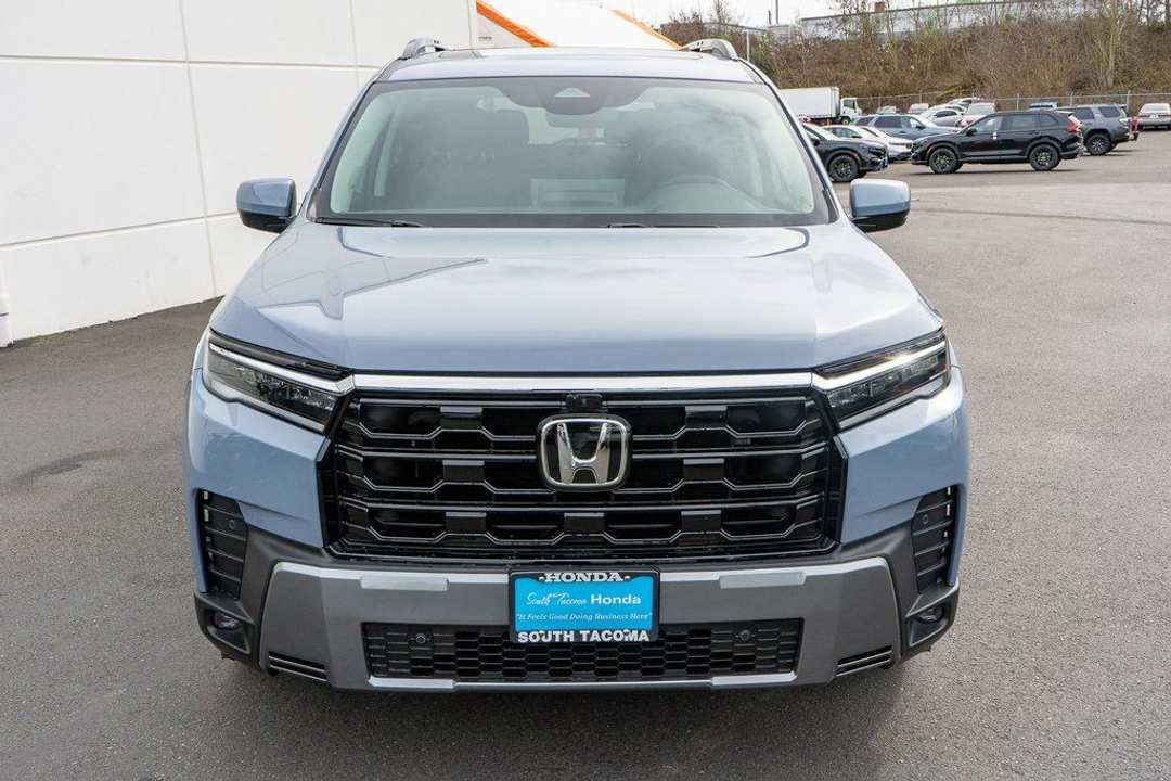 2026 Honda Pilot Touring Blackout - Image 3