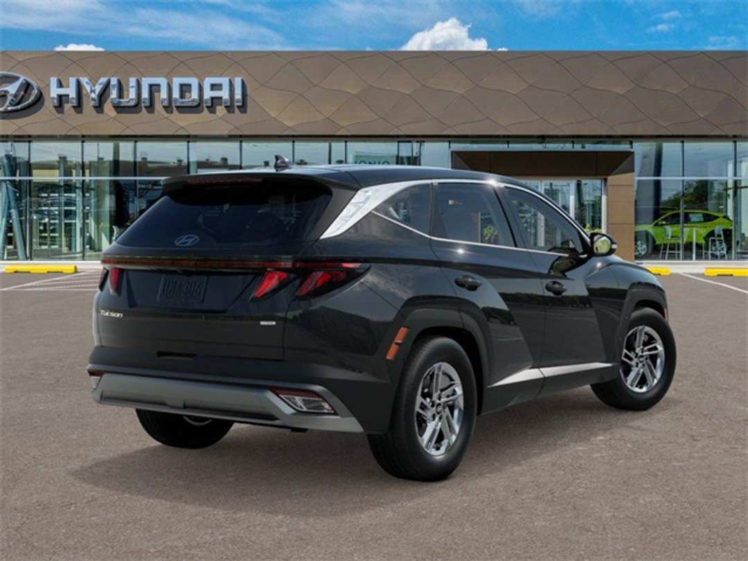 2026 Hyundai Tucson SE - Image 4