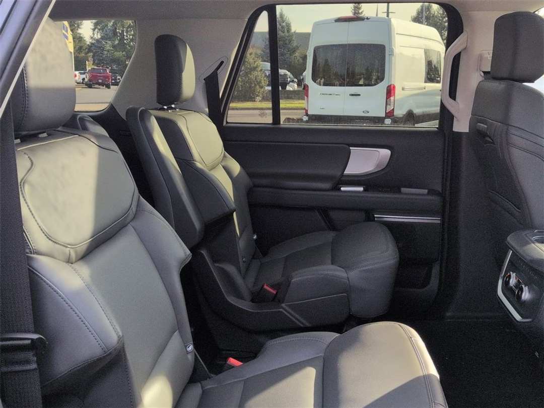 2026 Ford Expedition Max Active - Image 29