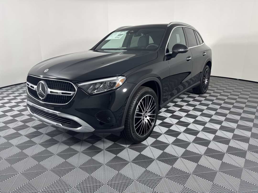 2026 Mercedes-Benz GLC GLC 300 - Image 3