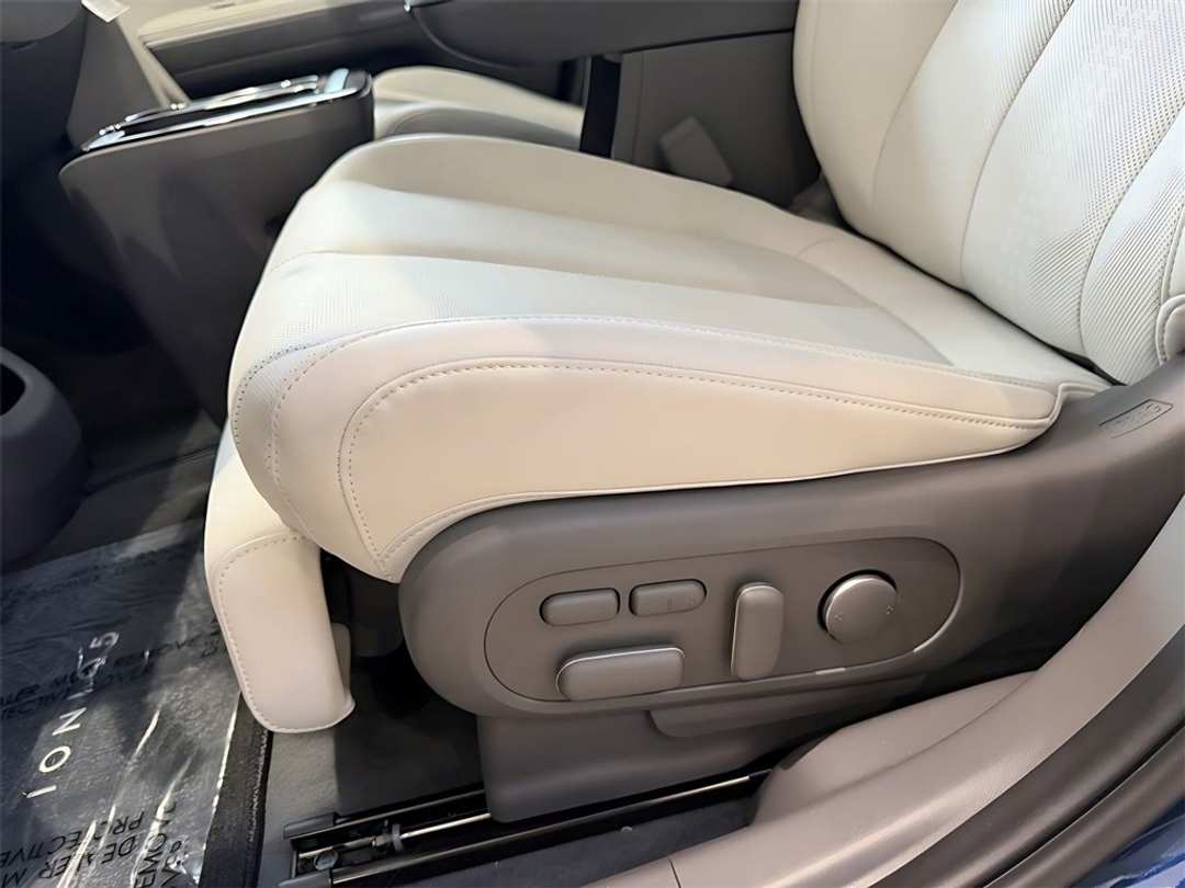 2026 Hyundai Ioniq 5 Limited - Image 8