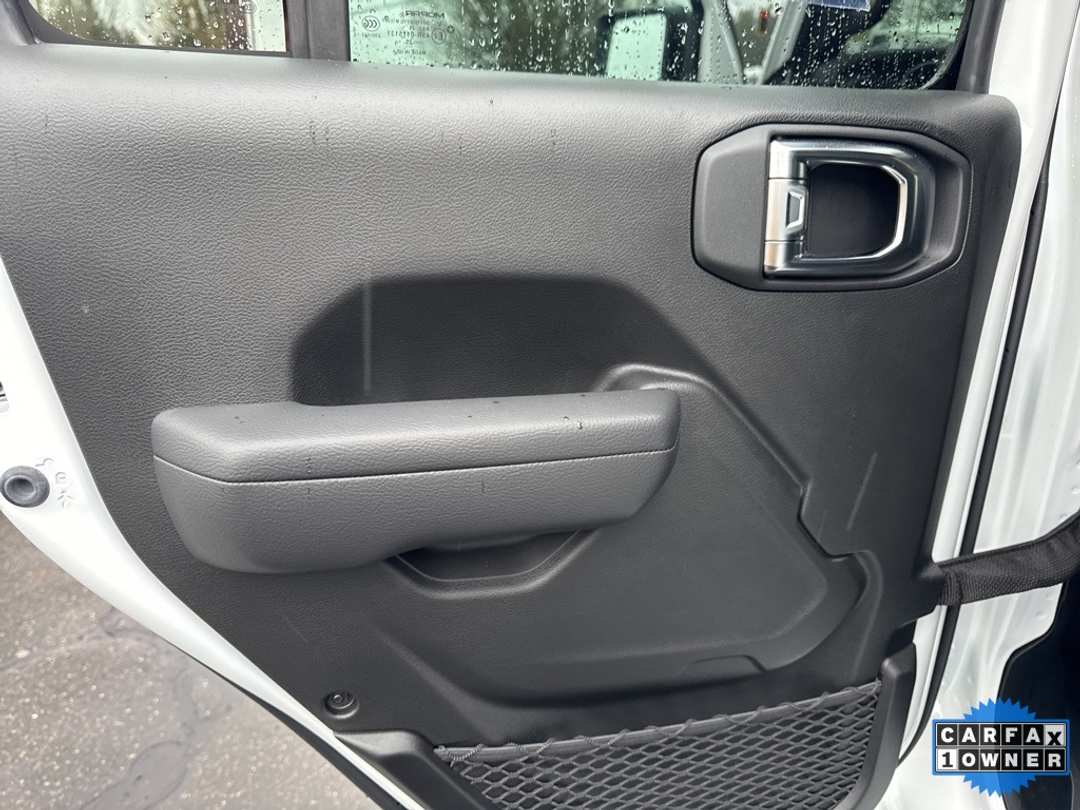 2025 Jeep Gladiator Rubicon - Image 39