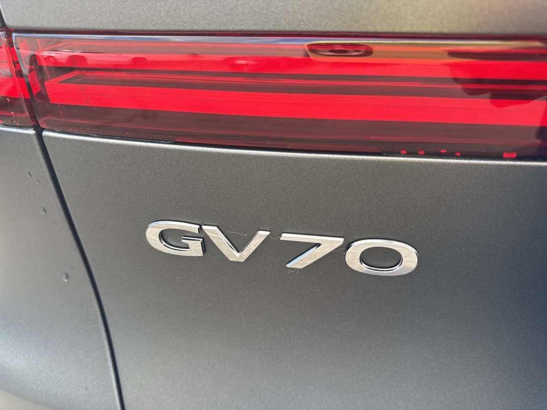 2026 Genesis Gv70 2.5T Sport Prestige - Image 10