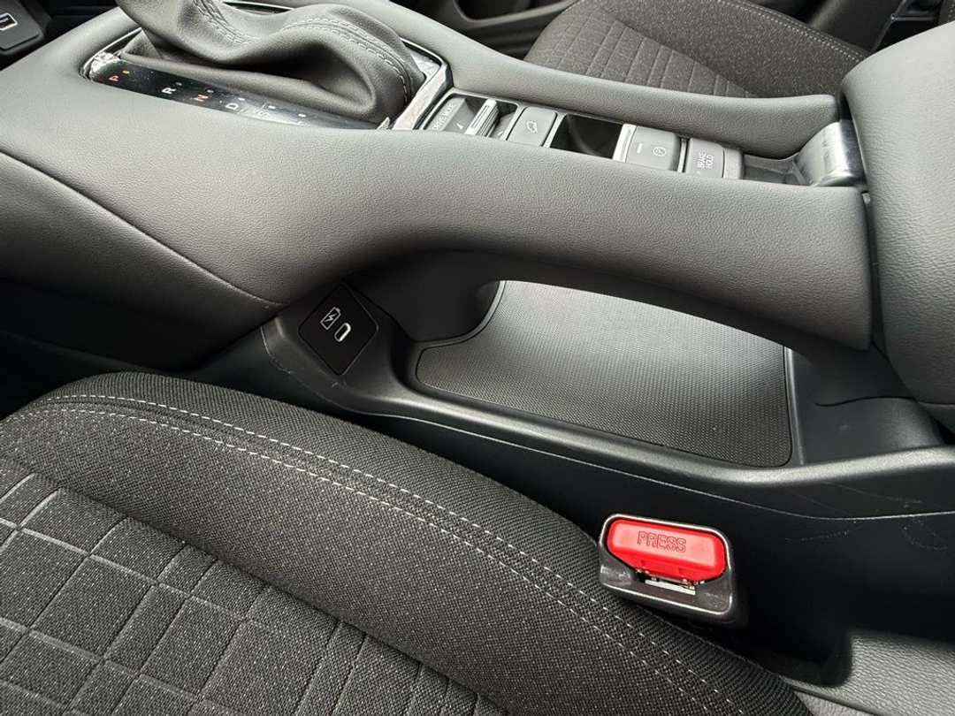 2025 Honda HR-V LX - Image 28