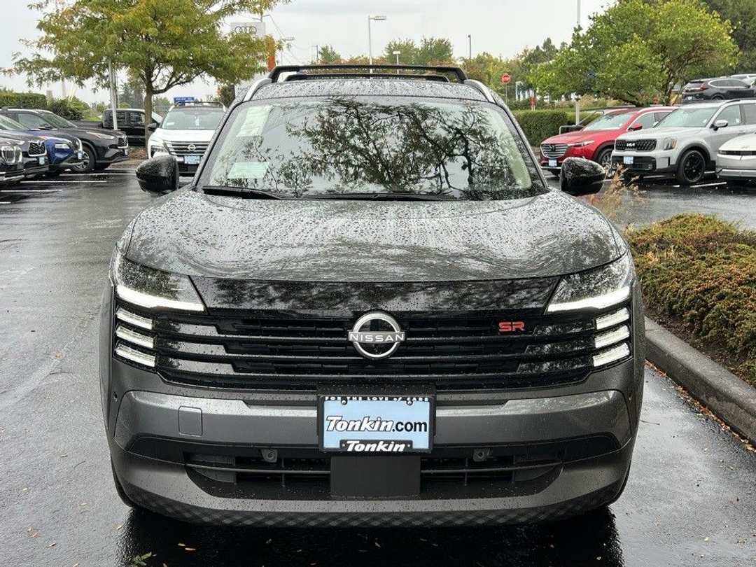 2026 Nissan Kicks SR - Image 2