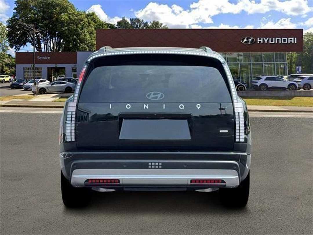2026 Hyundai Ioniq 9 SE - Image 6