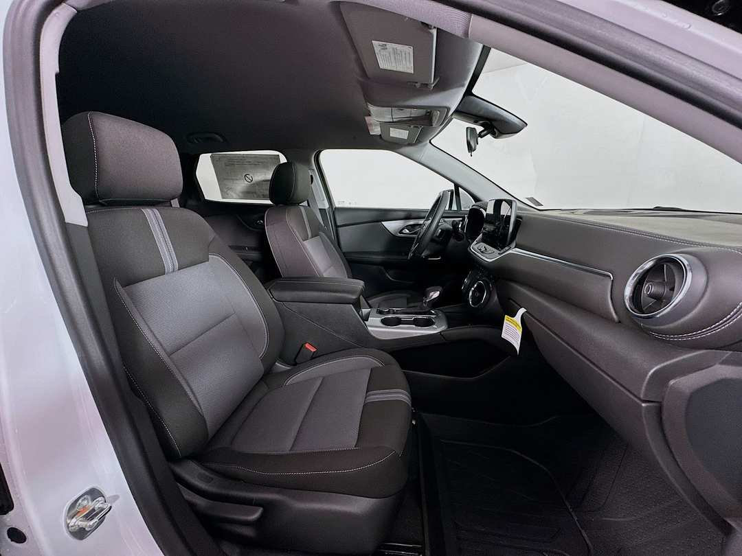 2025 Chevrolet Blazer LT - Image 29