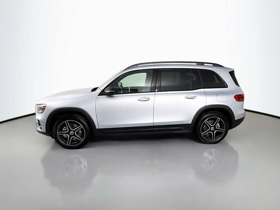 2025 Mercedes-Benz GLB GLB 250 - Image 2