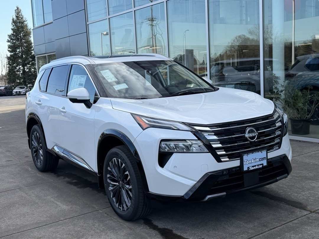 2026 Nissan Rogue Platinum - Image 2