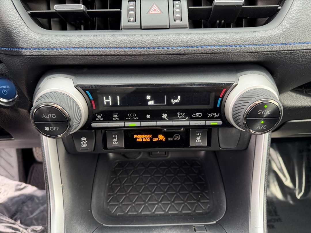 2020 Toyota Rav4 XSE - Image 24