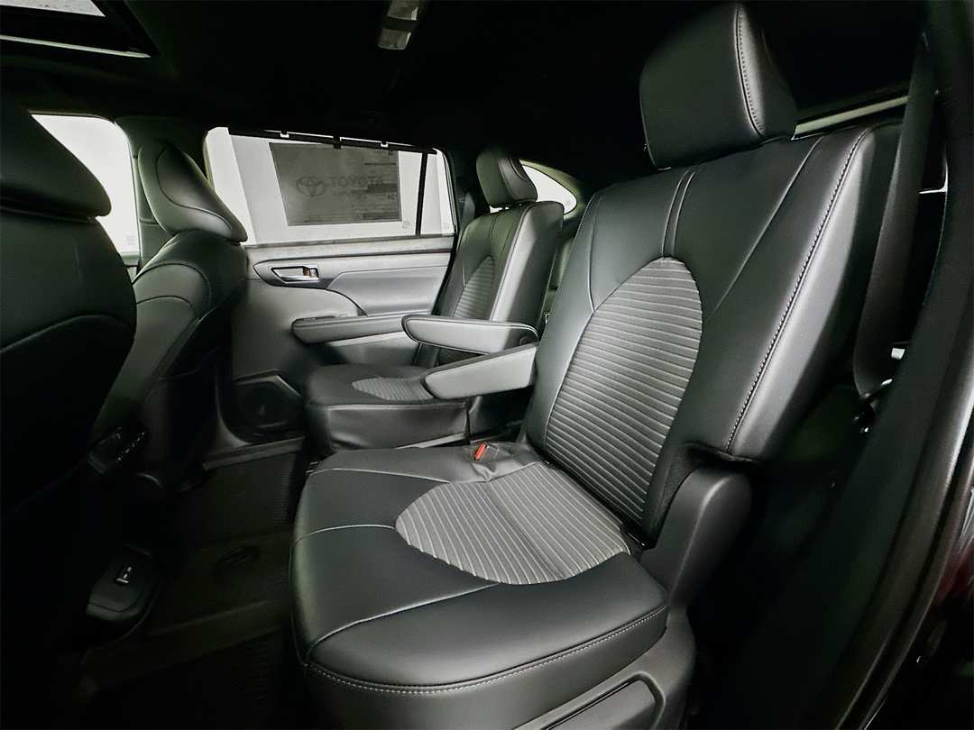 2026 Toyota Highlander XSE - Image 26