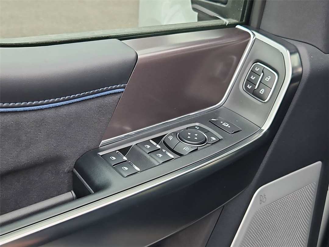 2026 Ford F-250Sd Platinum - Image 10