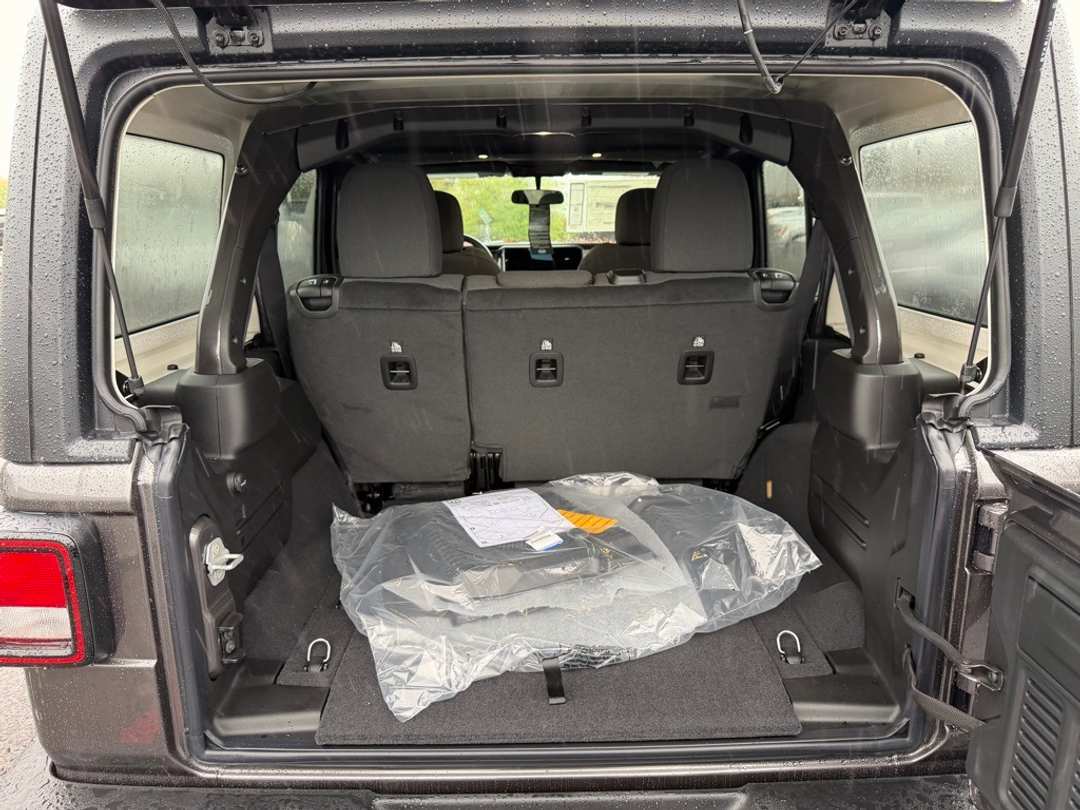 2026 Jeep Wrangler Sport - Image 10