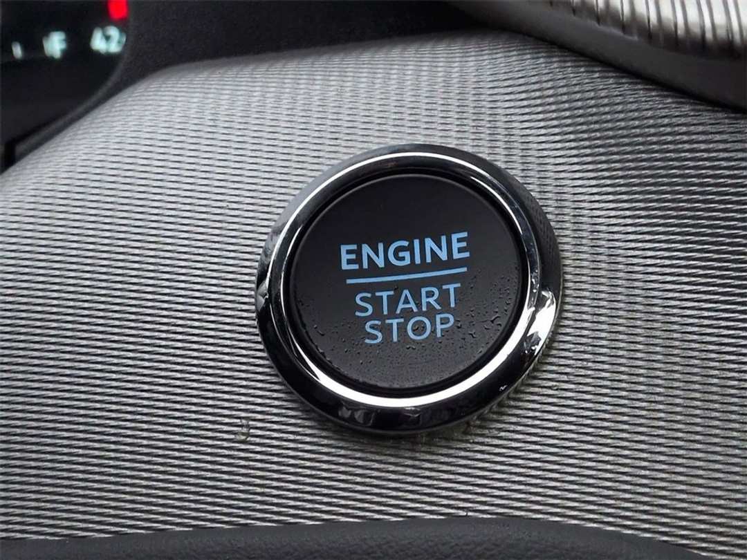 2026 Ford Explorer Active - Image 15