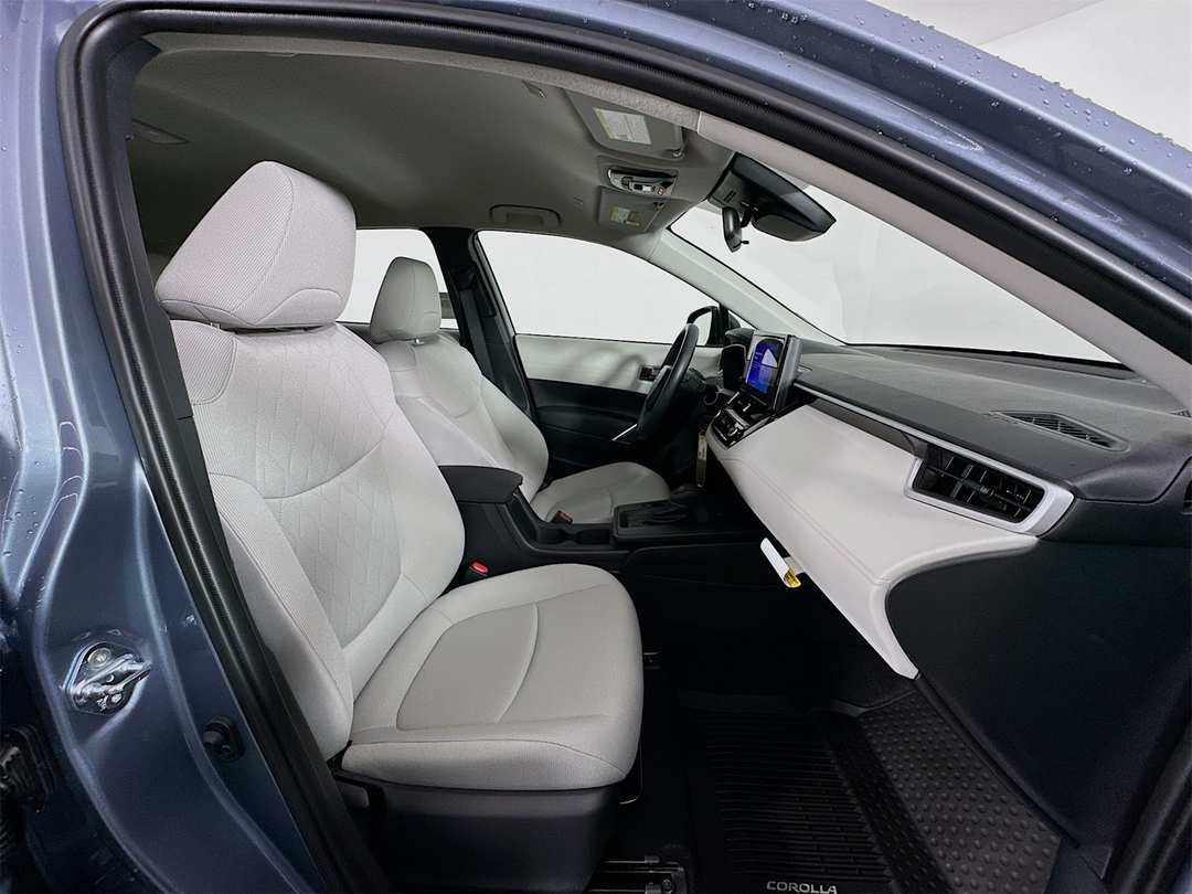 2026 Toyota Corolla Cross L - Image 27