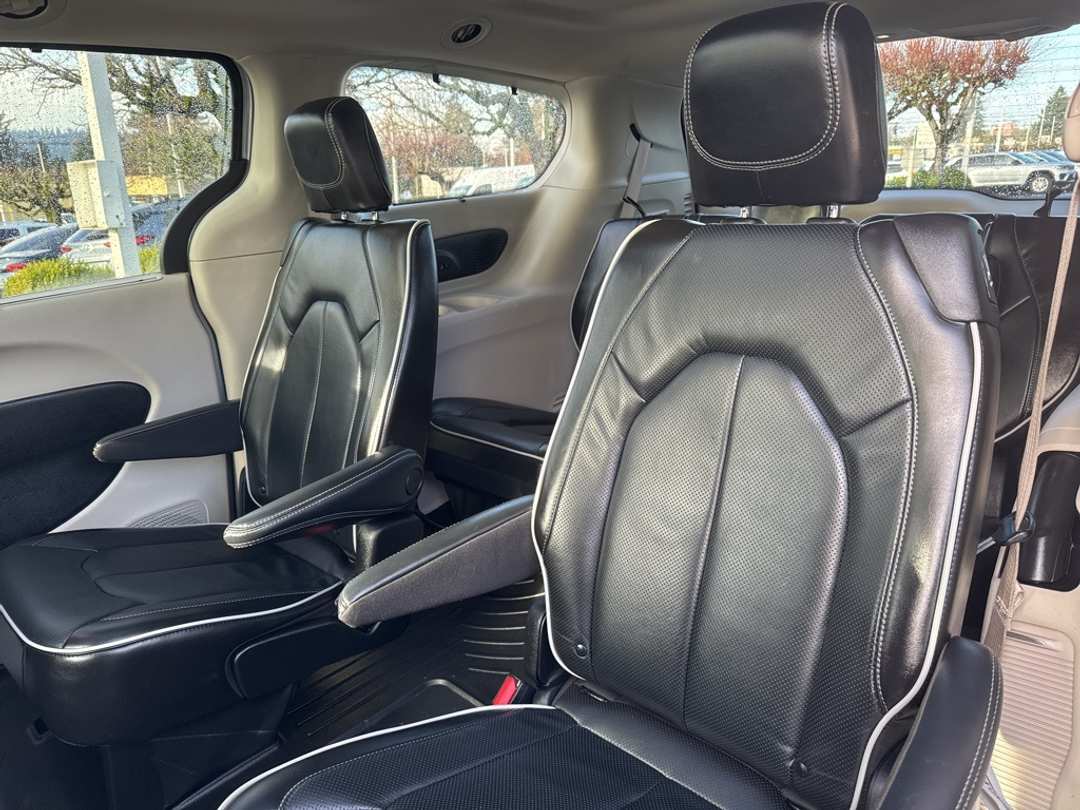 2022 Chrysler Pacifica Limited - Image 22