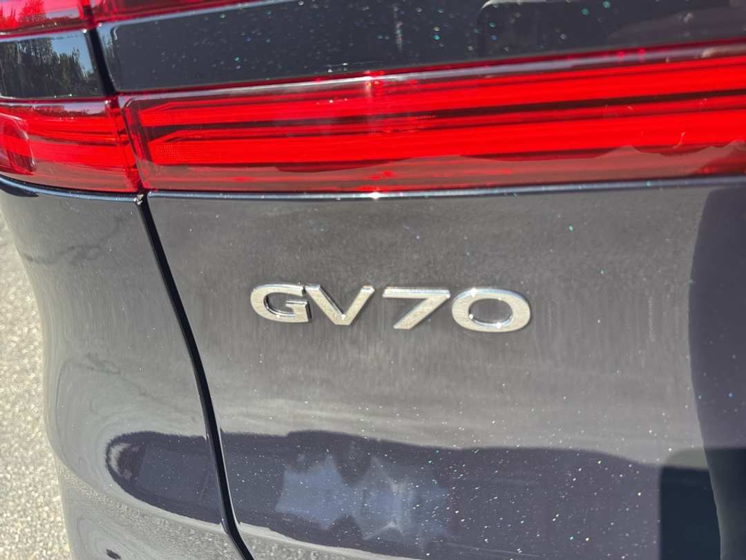 2026 Genesis Electrified Gv70 - Image 12