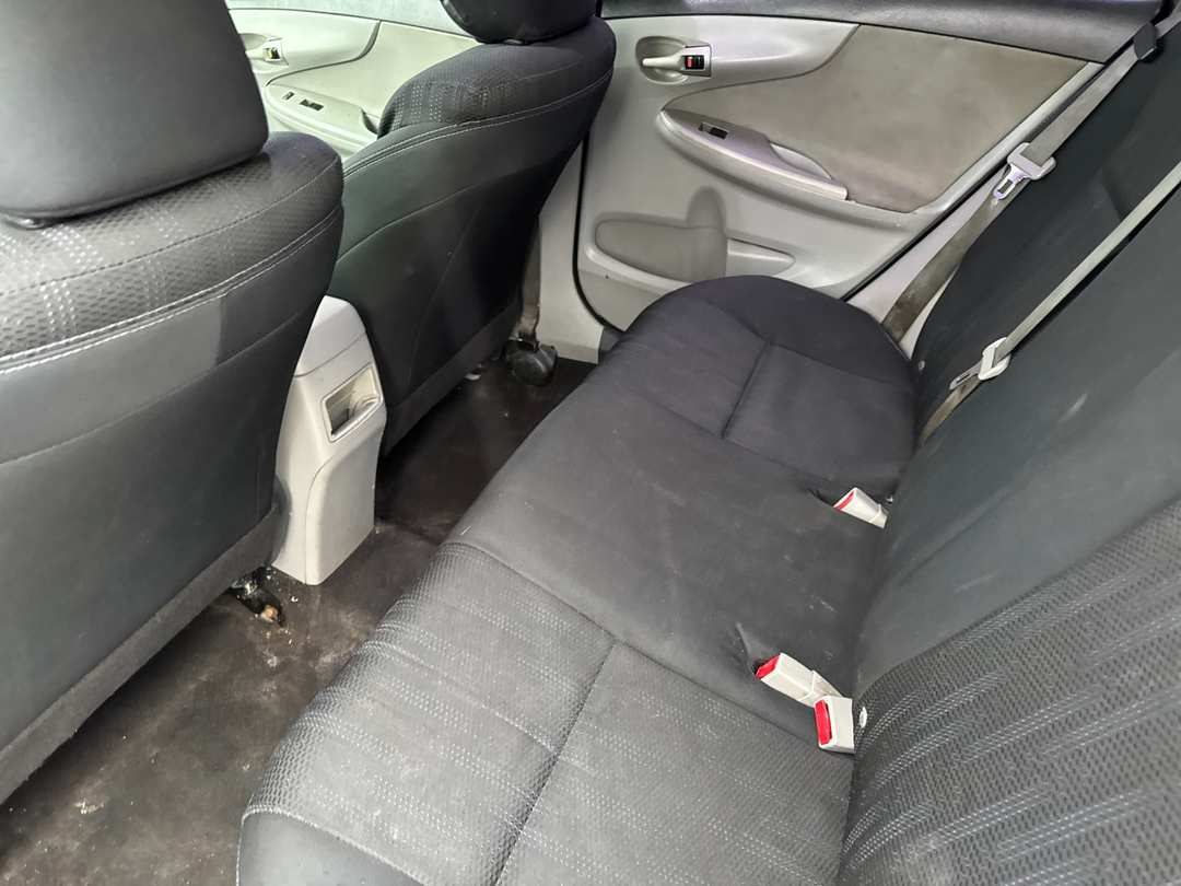 2013 Toyota Corolla LE - Image 10