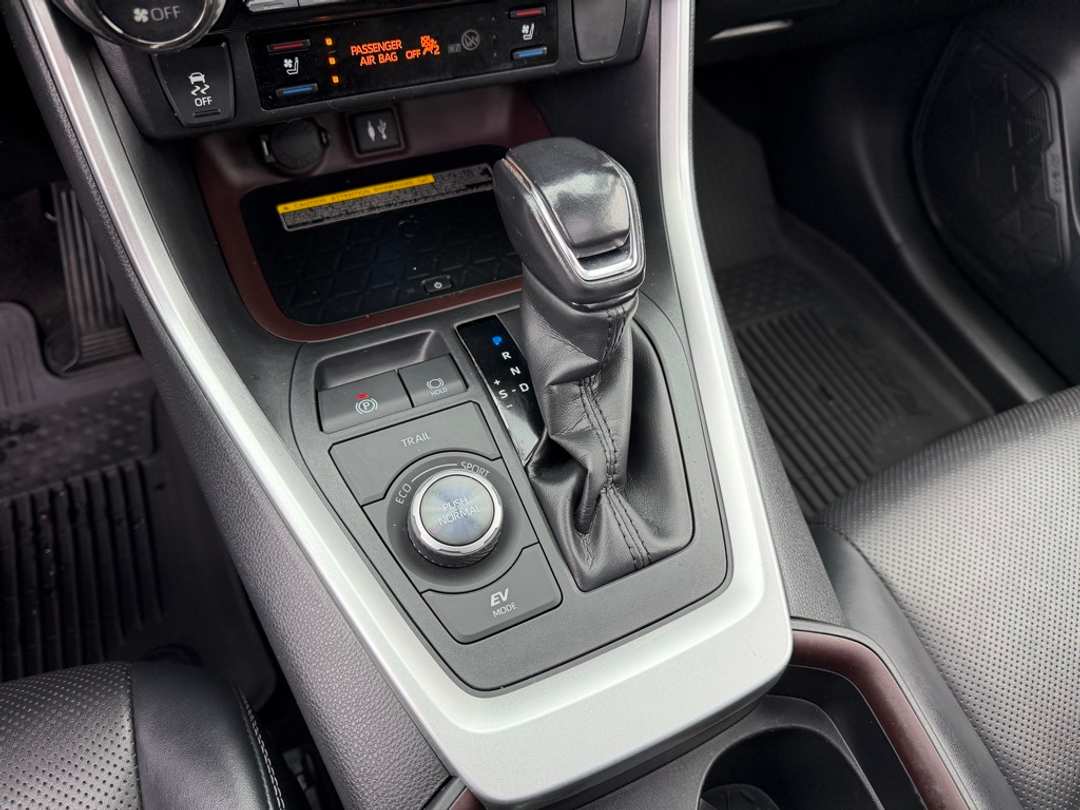 2019 Toyota Rav4 Limited - Image 26