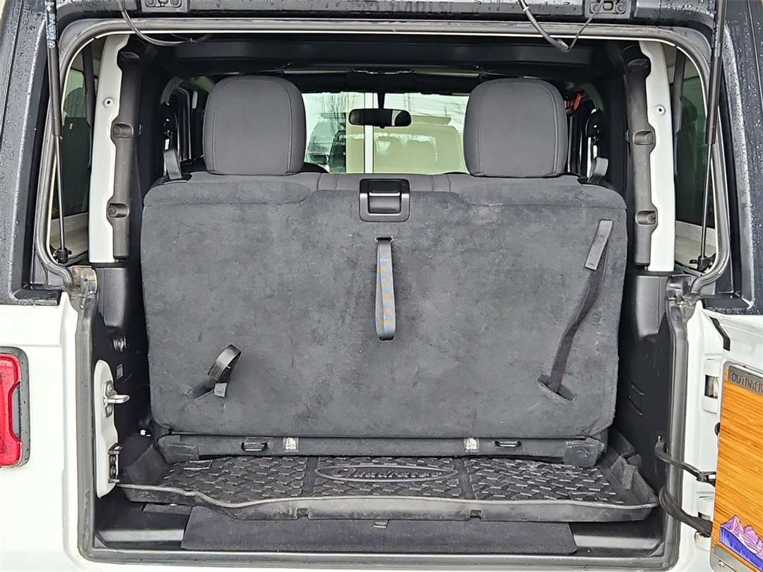 2020 Jeep Wrangler Rubicon - Image 24