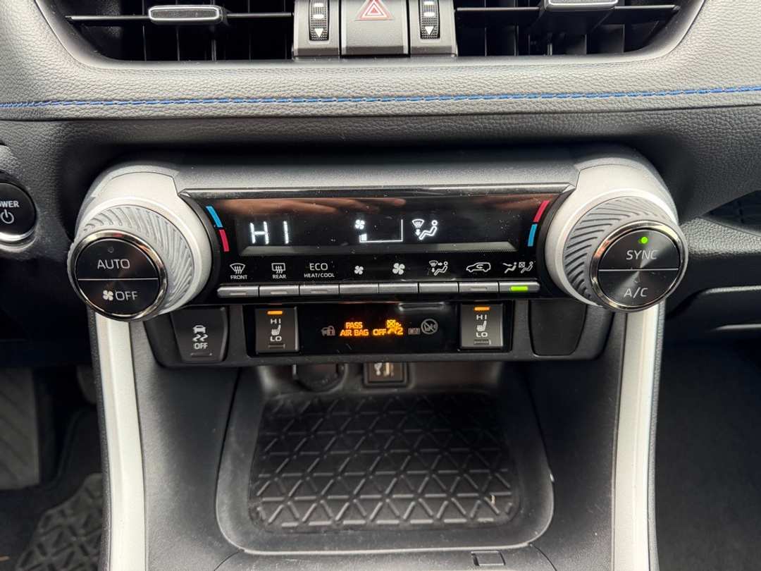 2023 Toyota Rav4 XSE - Image 24