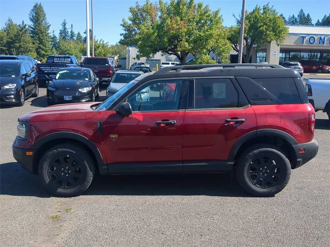 2025 Ford Bronco Sport Badlands - Image 2
