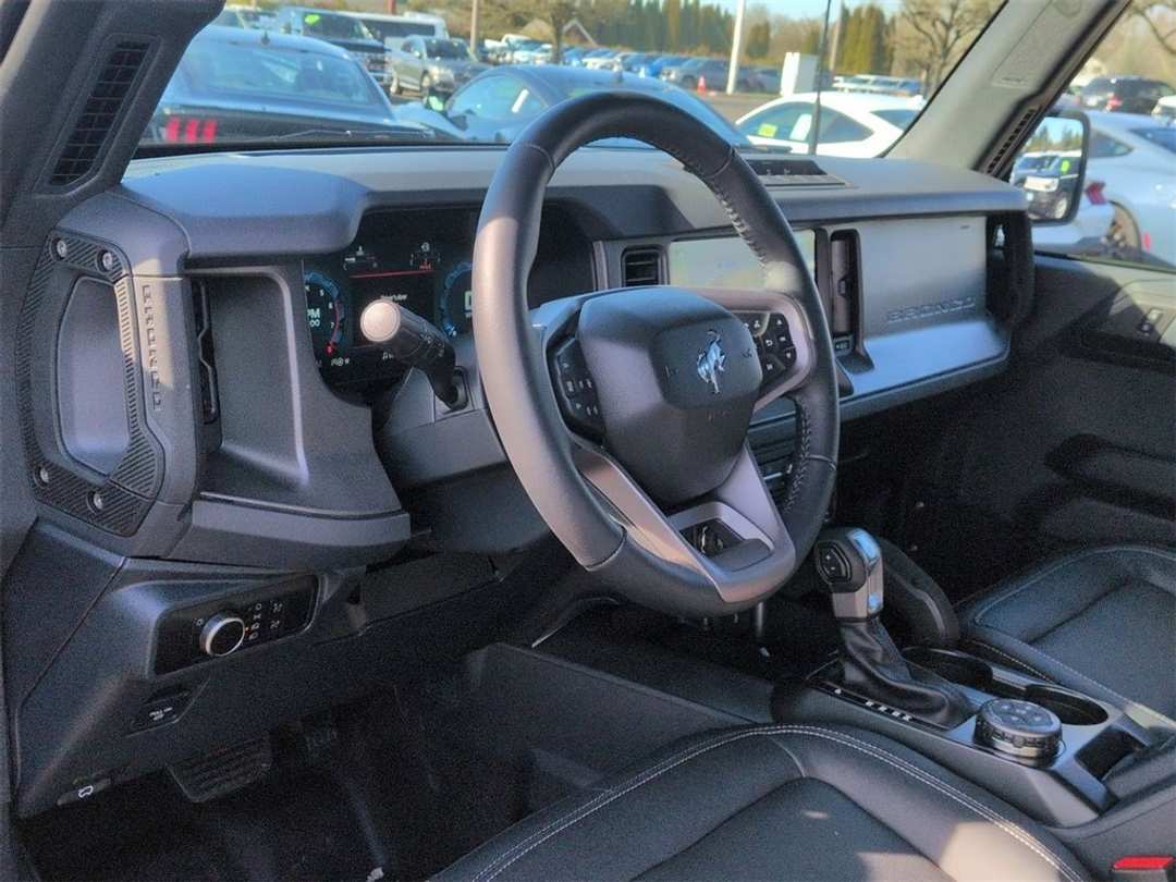 2025 Ford Bronco Big Bend - Image 12