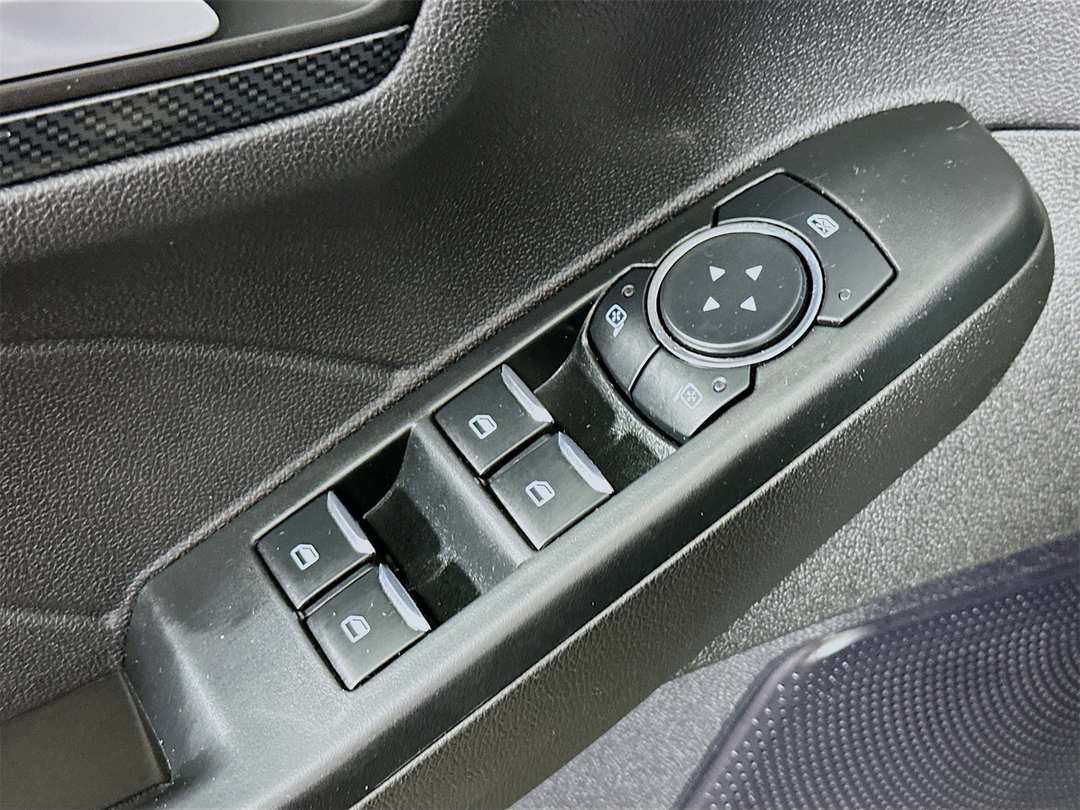 2024 Ford Escape STLine - Image 29