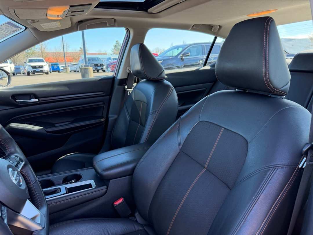 2021 Nissan Altima 2.5 SR - Image 15