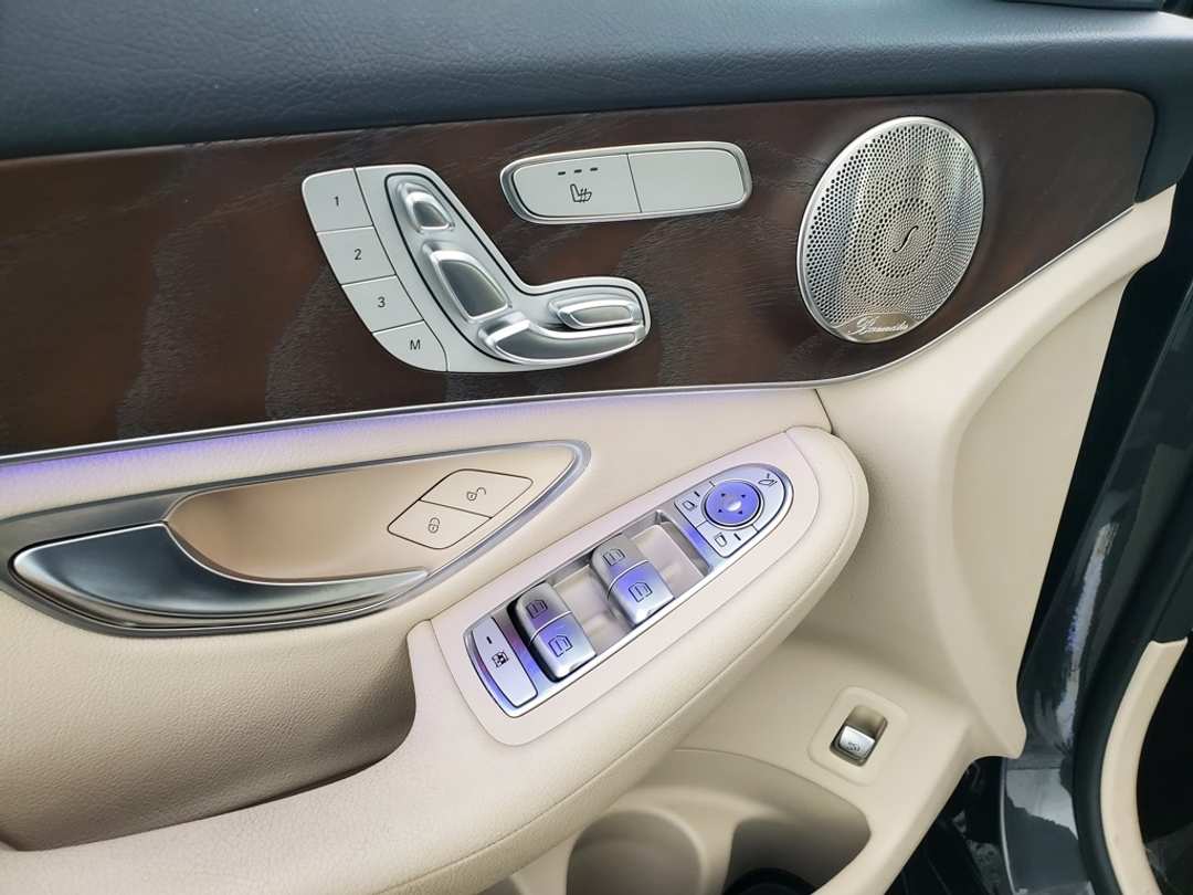 2021 Mercedes-Benz GLC GLC 300 - Image 18