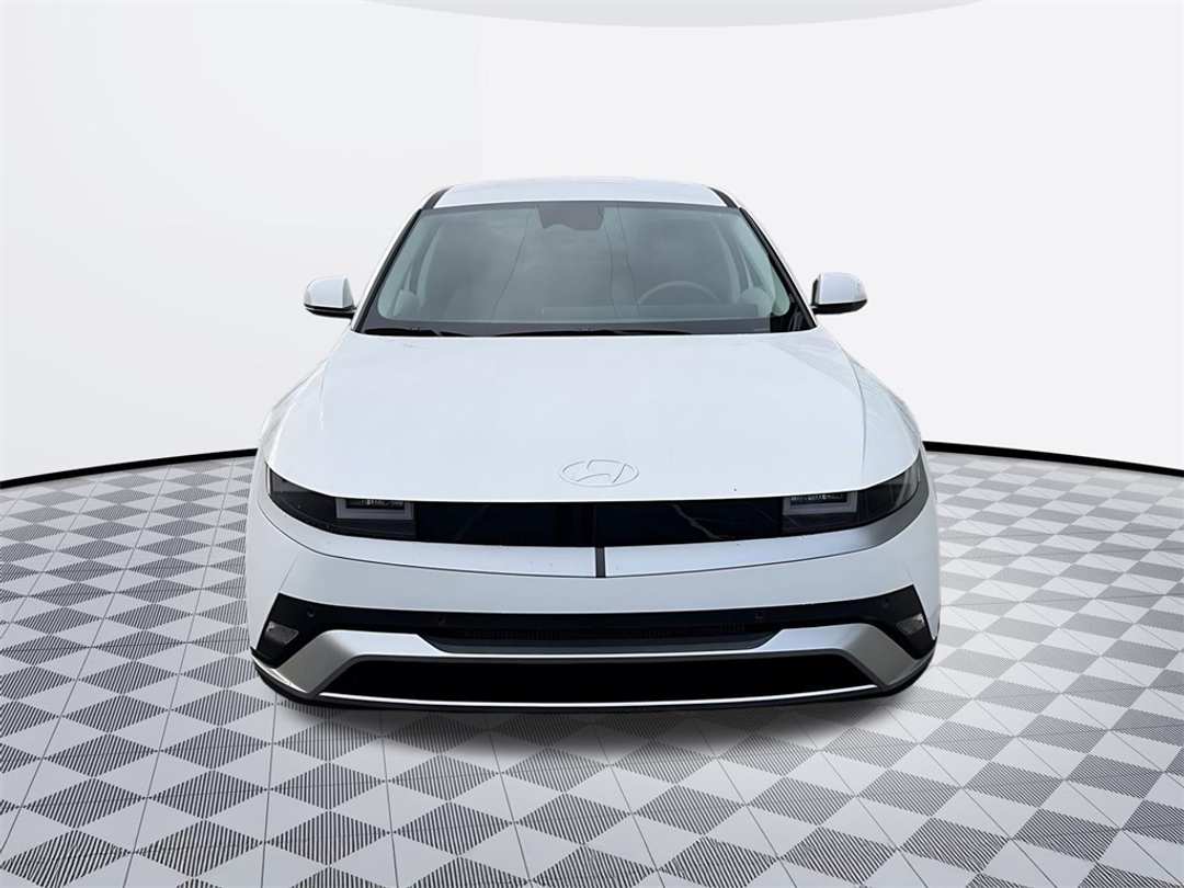 2026 Hyundai Ioniq 5 SEL - Image 3