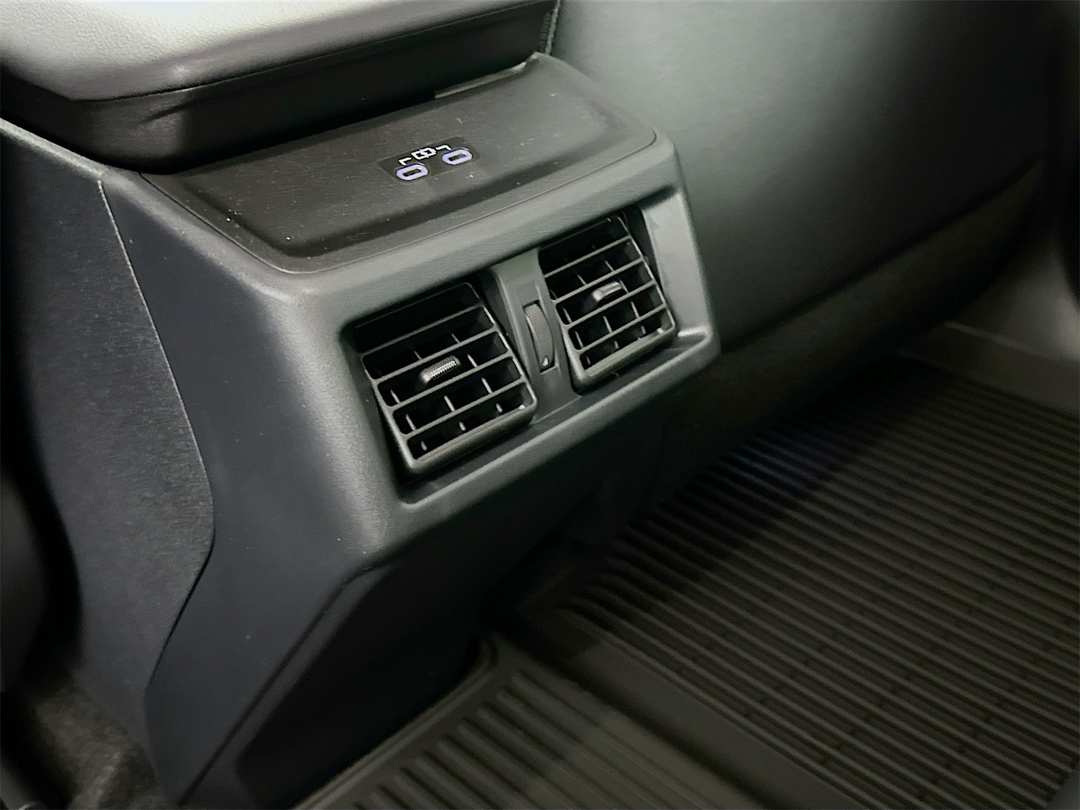 2026 Toyota Bz XLE Plus - Image 25