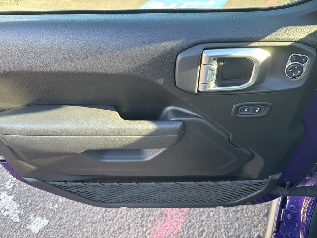 2026 Jeep Wrangler Rubicon - Image 15