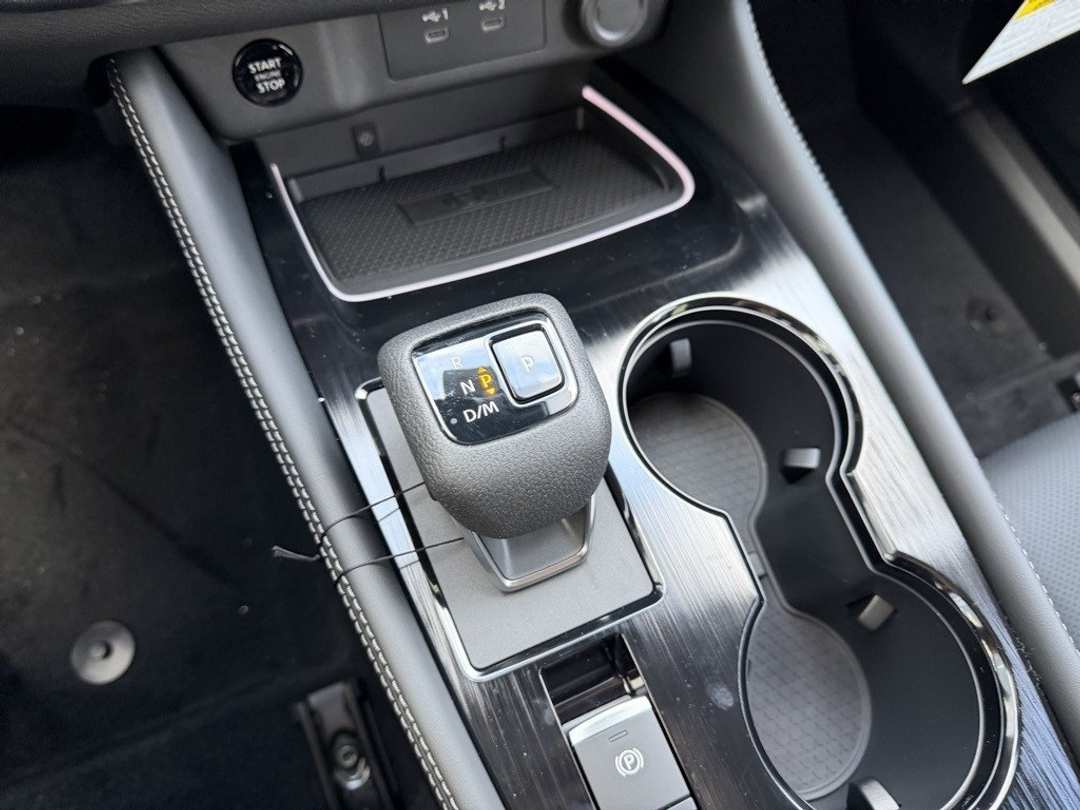 2026 Nissan Rogue Platinum - Image 26