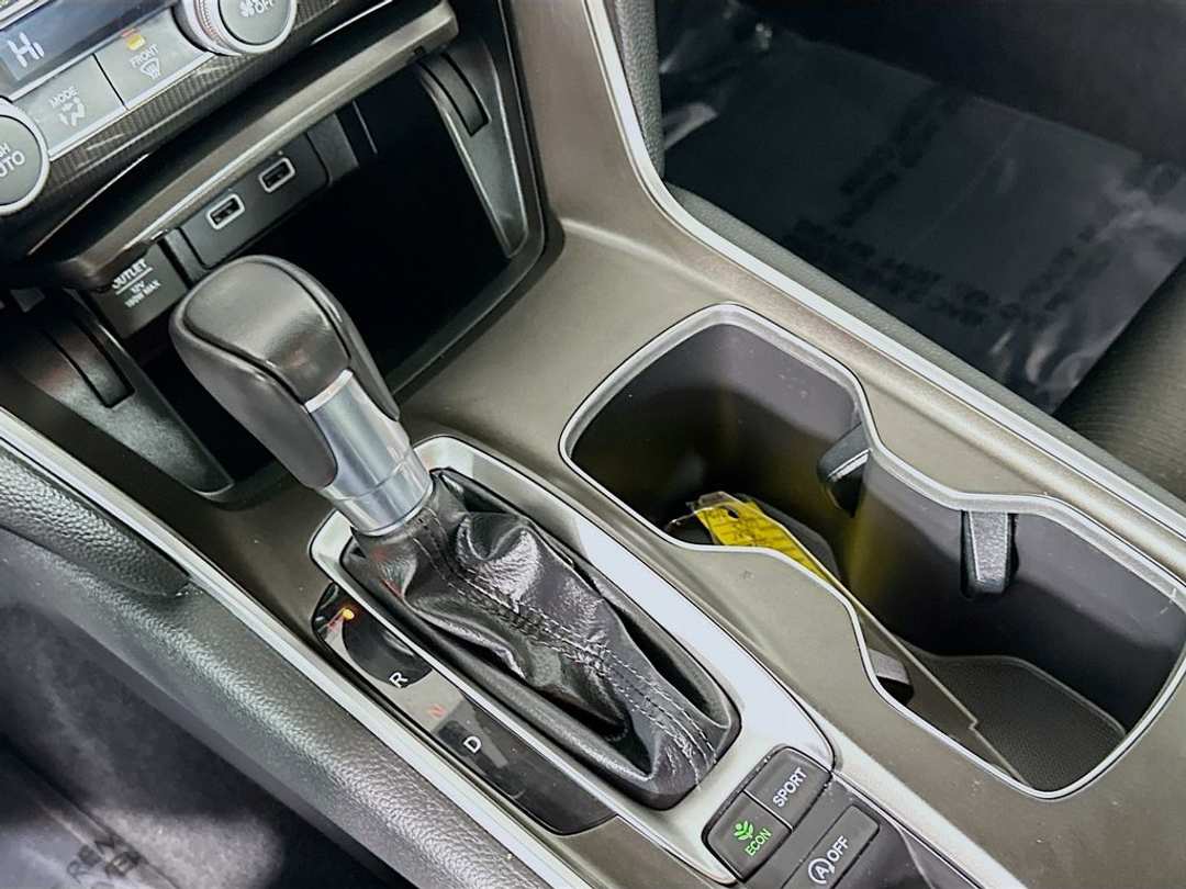 2022 Honda Accord Sport - Image 17