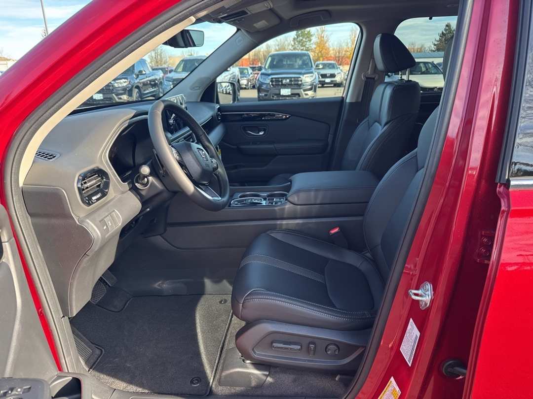 2025 Honda Pilot Touring - Image 11