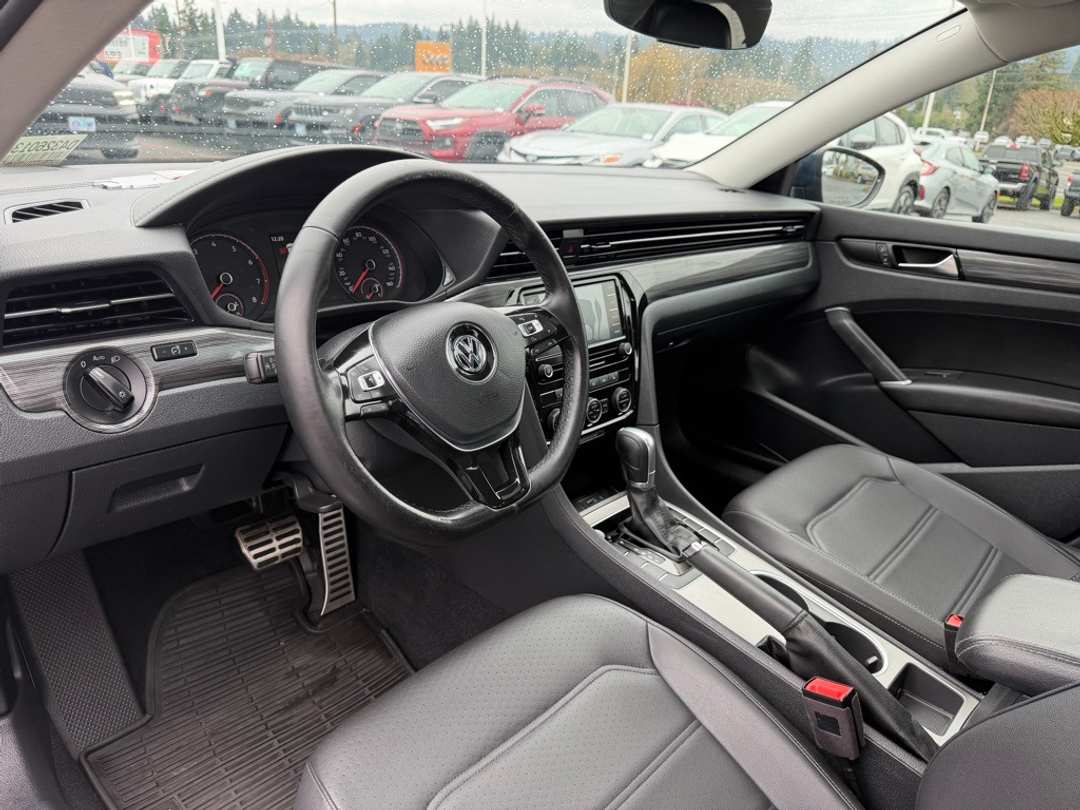 2020 Volkswagen Passat 2.0T RLine - Image 18