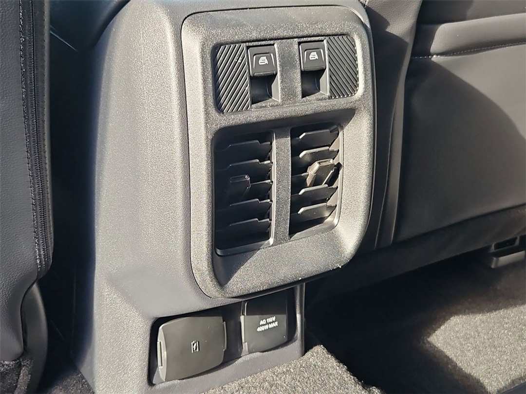 2025 Ford Bronco Outer Banks - Image 25