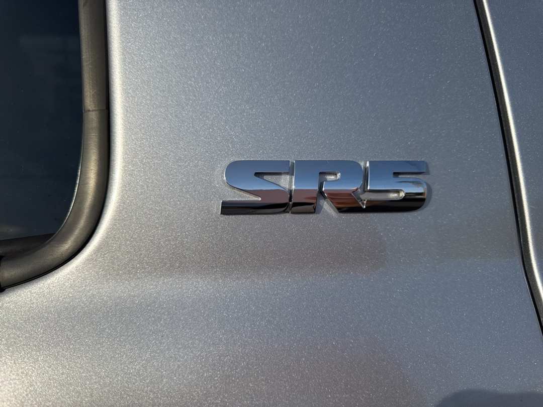 2014 Toyota Tundra SR5 - Image 11