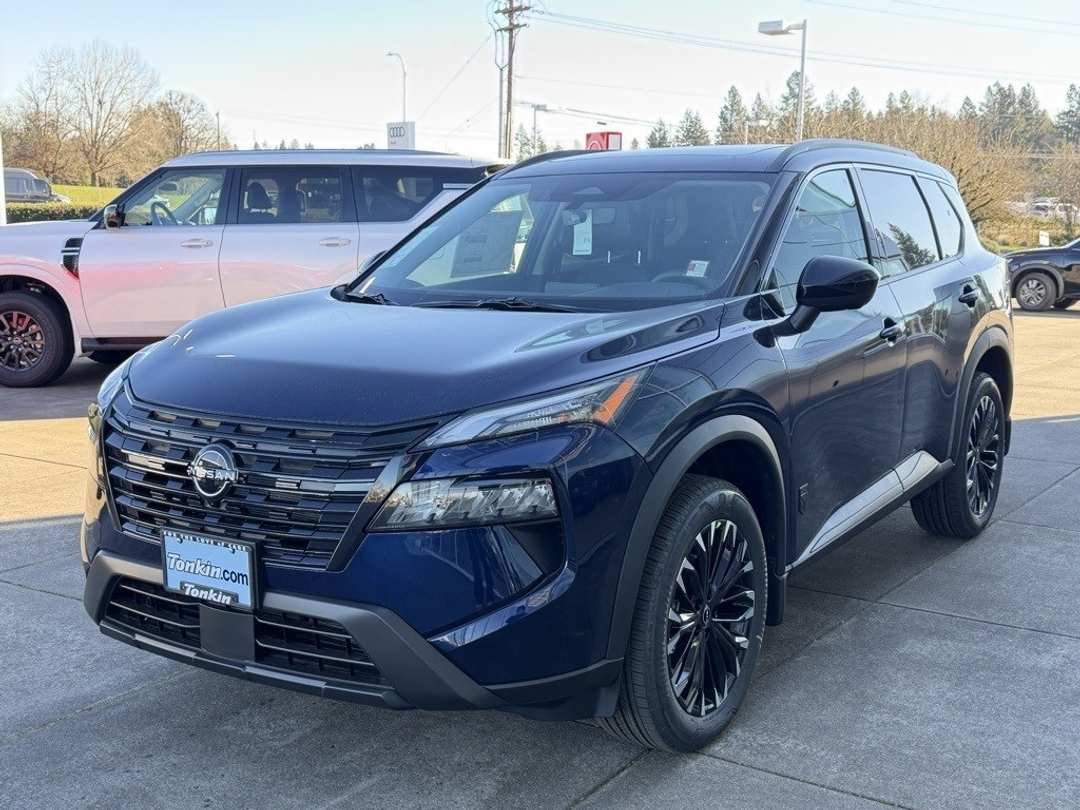 2026 Nissan Rogue Dark Armor - Image 4