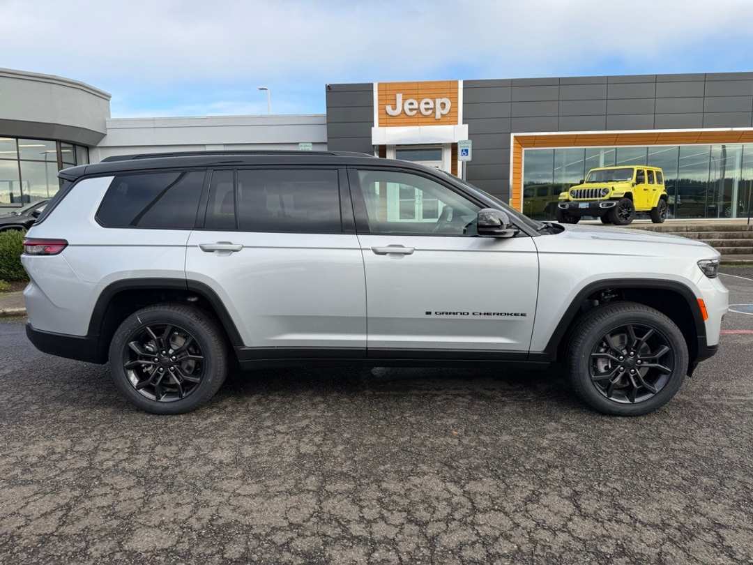 2025 Jeep Grand Cherokee L Limited - Image 9