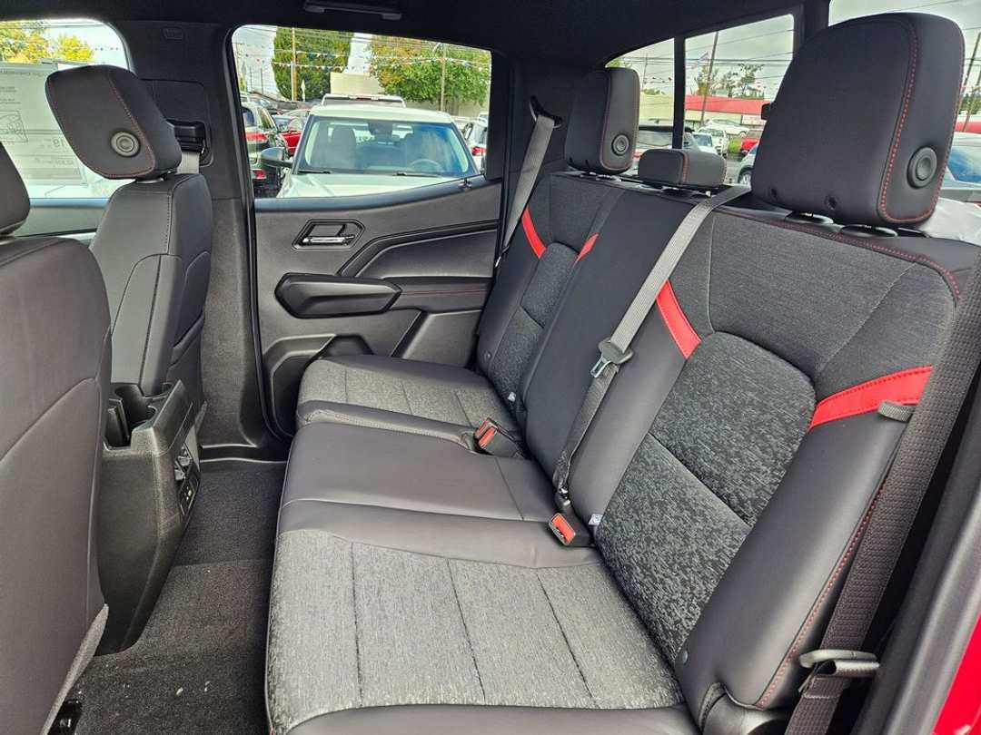 2026 Chevrolet Colorado Z71 - Image 28