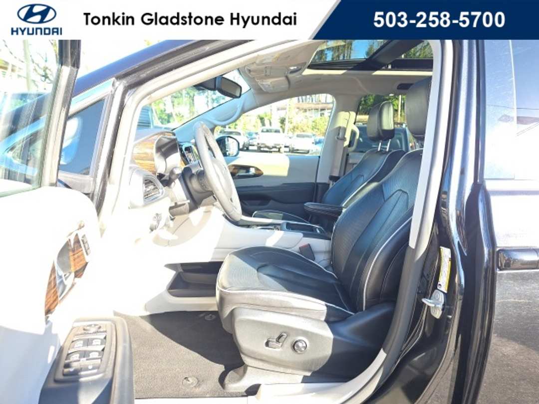 2023 Chrysler Pacifica Limited - Image 10