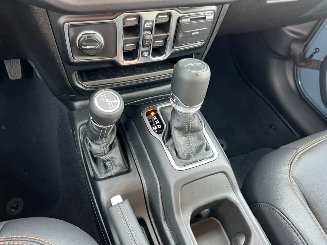 2025 Jeep Gladiator High Tide - Image 22