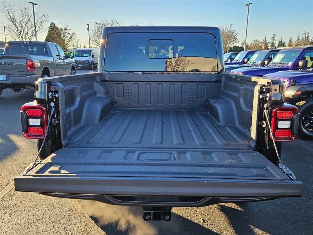 2026 Jeep Gladiator Rubicon - Image 31