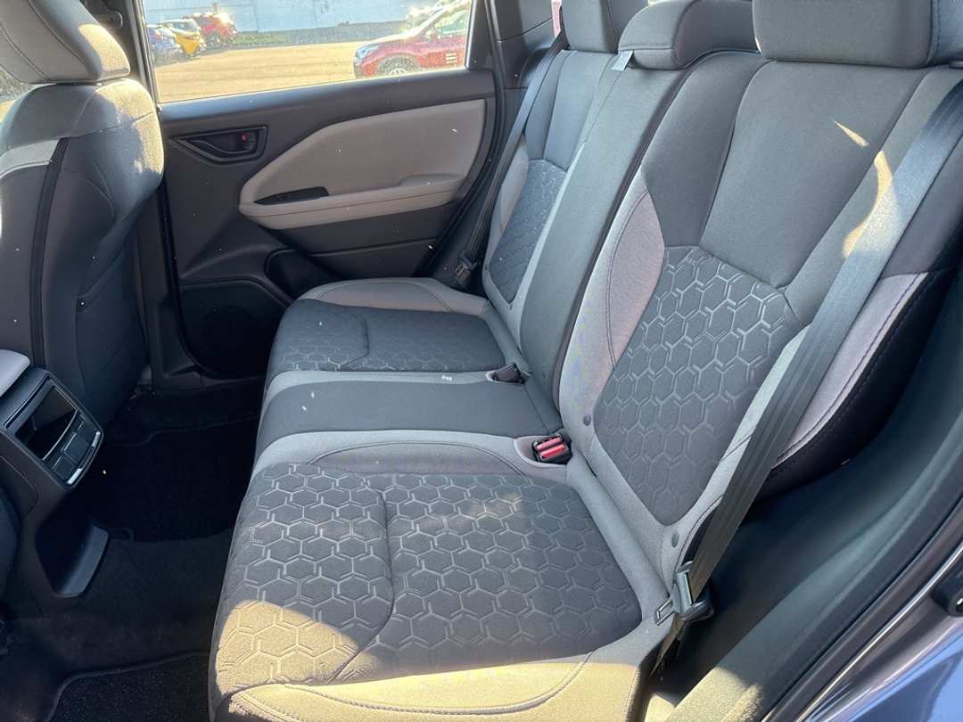 2026 Subaru Forester Base - Image 17