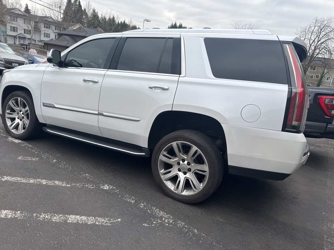 2016 Cadillac Escalade Luxury - Image 6