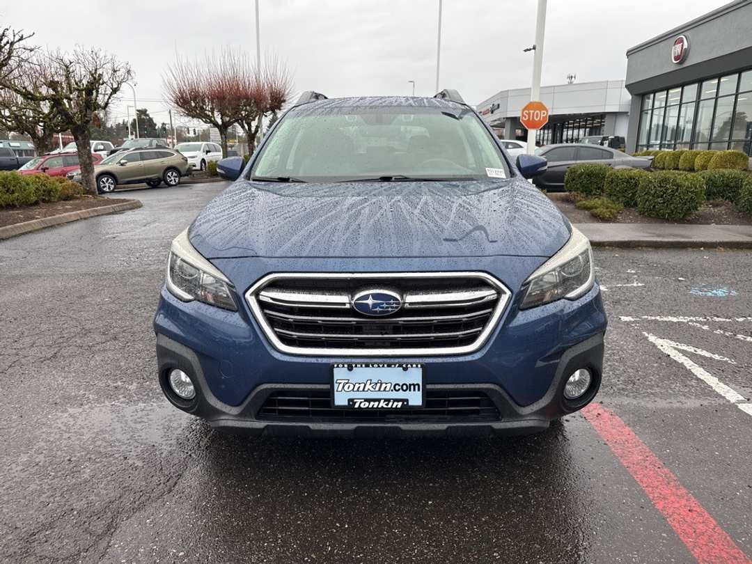 2019 Subaru Outback 2.5i Premium - Image 2
