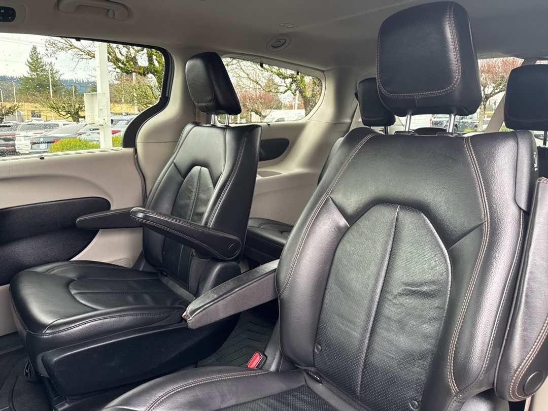 2018 Chrysler Pacifica Touring L - Image 22